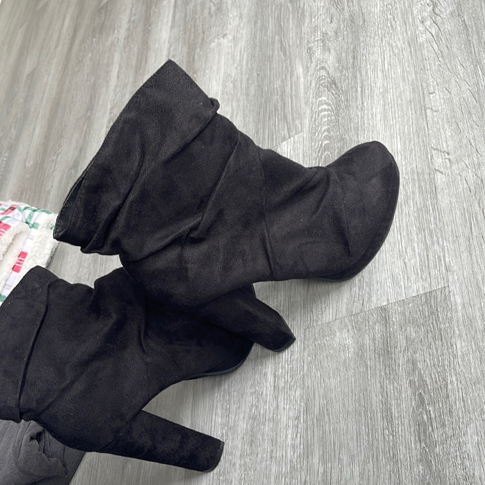 Scrunch suede booties
